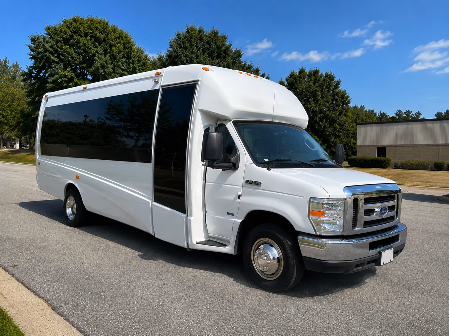Newport News Airport Shuttle & Transportation party bus exterior