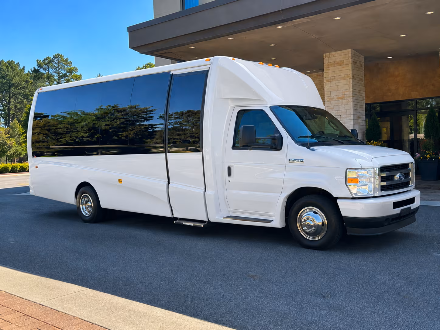 Newport News Airport Shuttle & Transportation party bus exterior