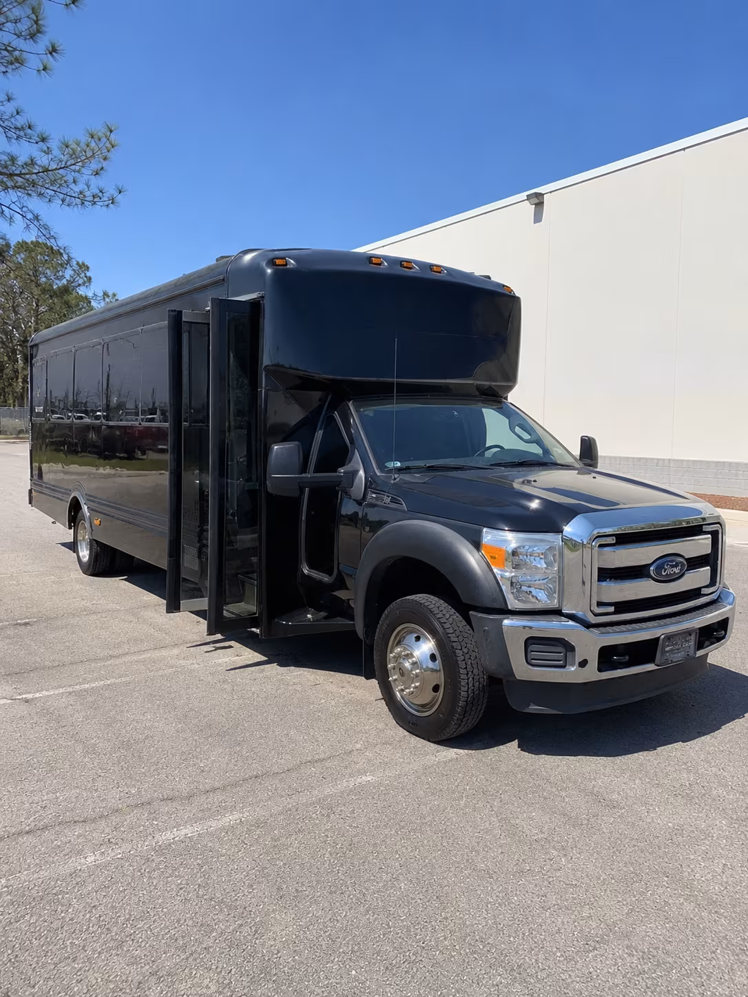 Newport News Homecoming & Prom Party Bus Rentals